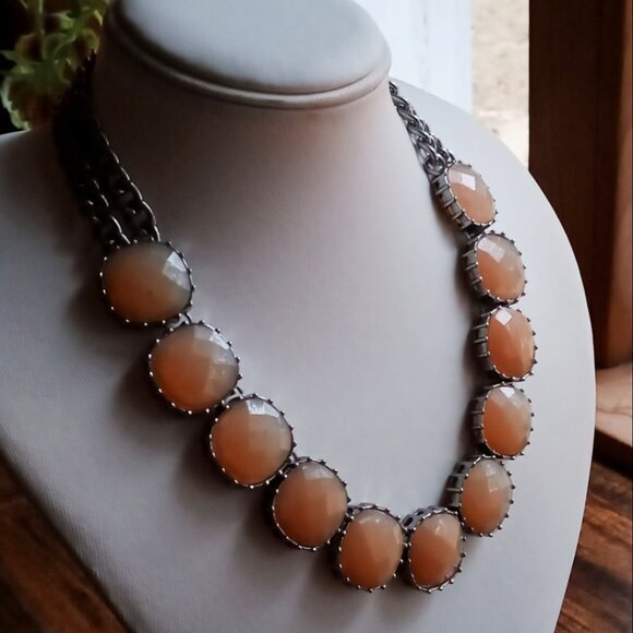 Elegant Rose Faceted Geometric Stones Bib Statement Necklace Silver Accents - Picture 12 of 14